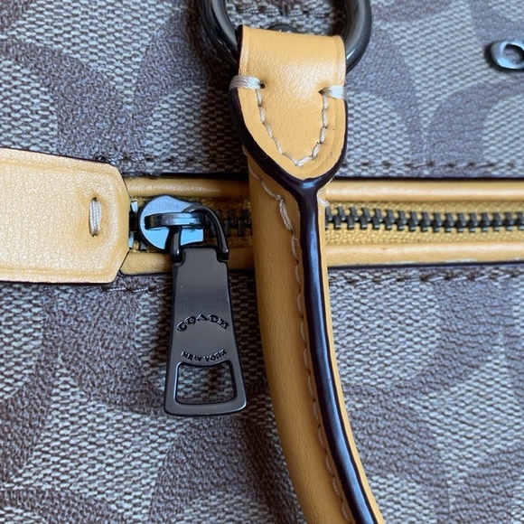 Coach Rowan Satchel - Picture 8 of 17